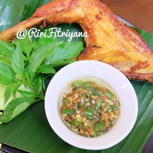 AYAM GORENG KAMPUNG Sambel Dadakan