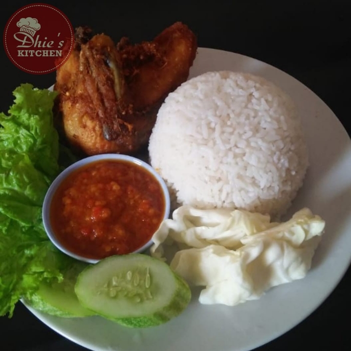 AYAM GORENG LENGKUAS