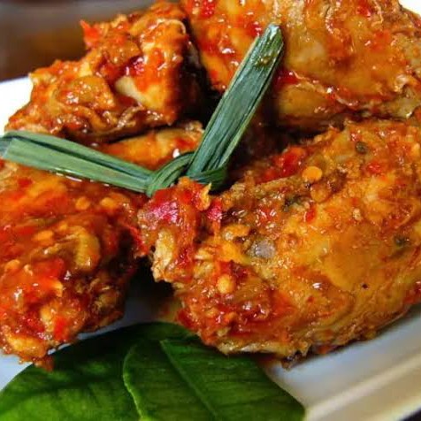 AYAM RICA RICA