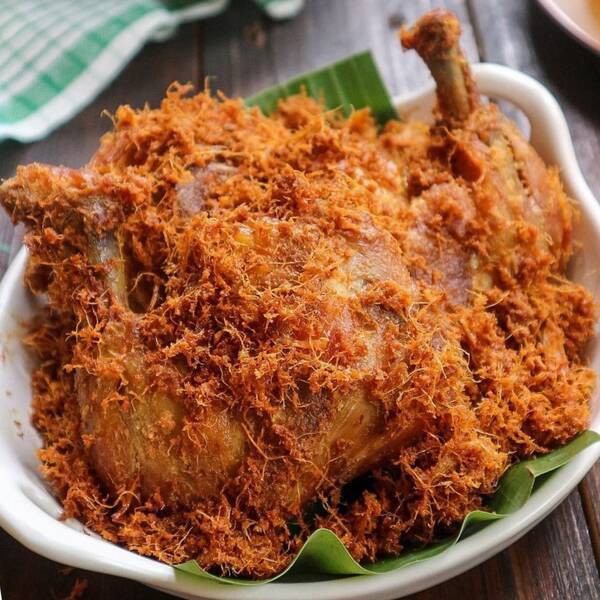 AYAM SERUNDENG