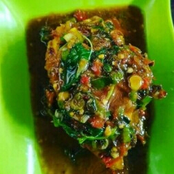 AYAM UNGKEP SAUS RICA