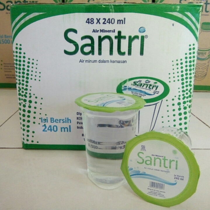 Air Mineral Santri 240ml