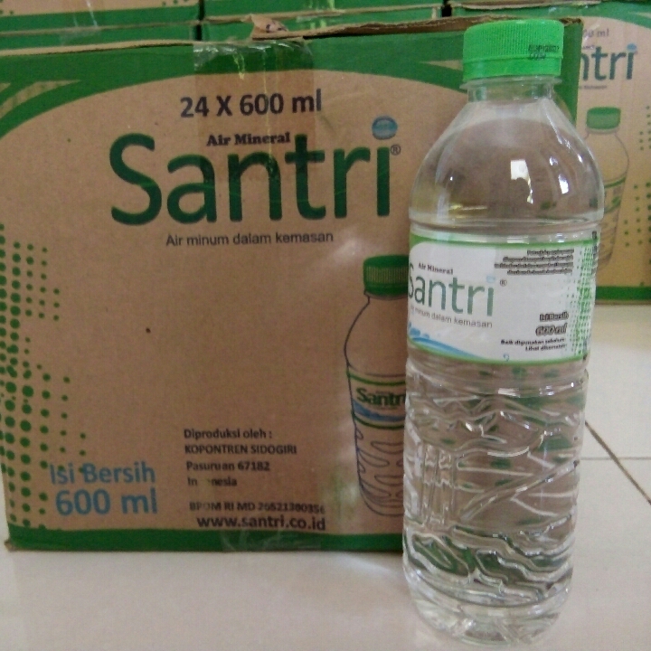 Air Mineral Santri 600ml