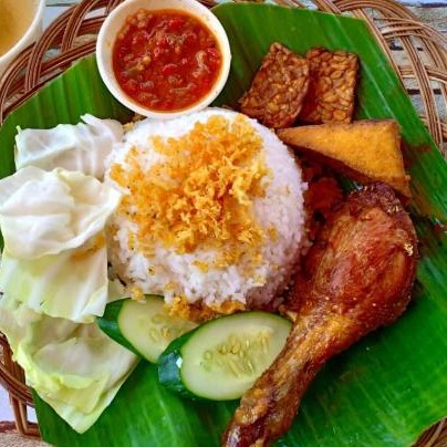 Aneka Lauk Ayam Dan Nasi