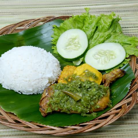 Aneka Lauk Ayam Kampung Sama Nasi 4