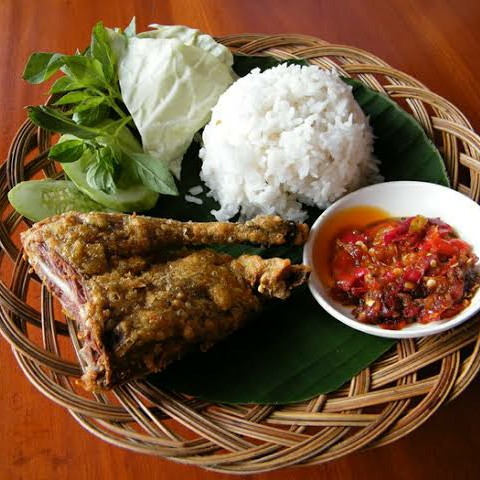 Aneka Lauk Bebek Sama Nasi