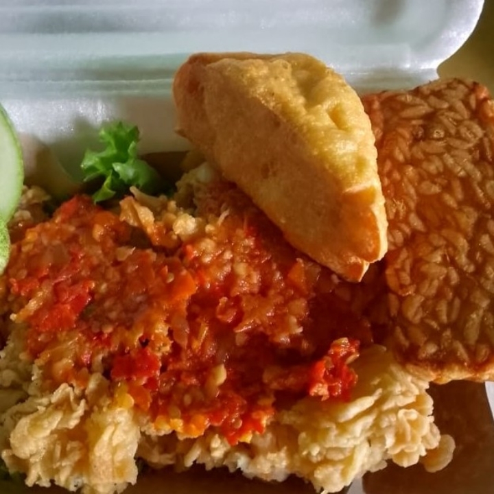 Ayam Geprek Tahu Tempe