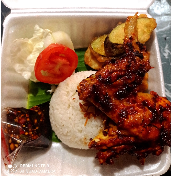 Ayam Bakar  Dan Nasi 2