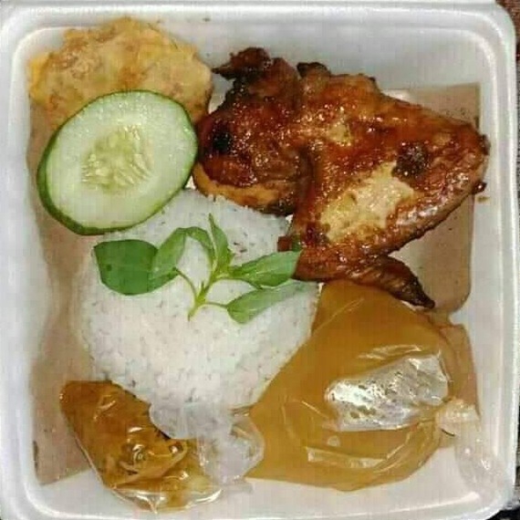 Ayam Bakar Dan Nasi