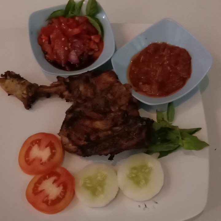 Ayam Bakar Free Es Teh