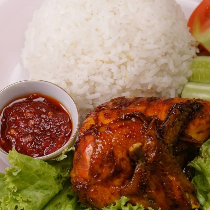 Ayam Bakar Komplit