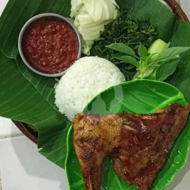 Ayam Bakar Komplit