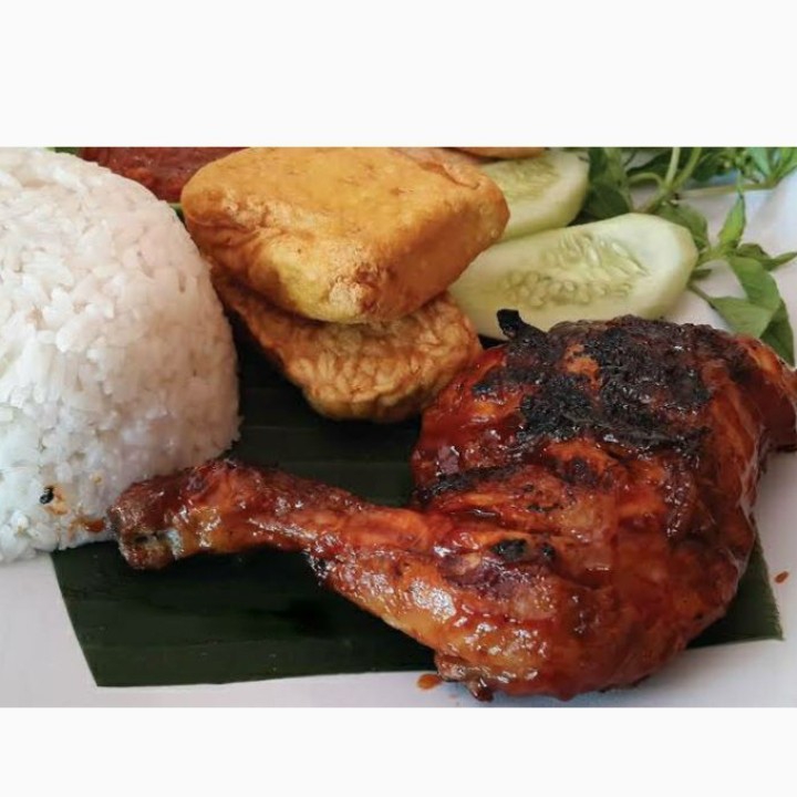 Ayam Bakar Komplit Dan Nasi