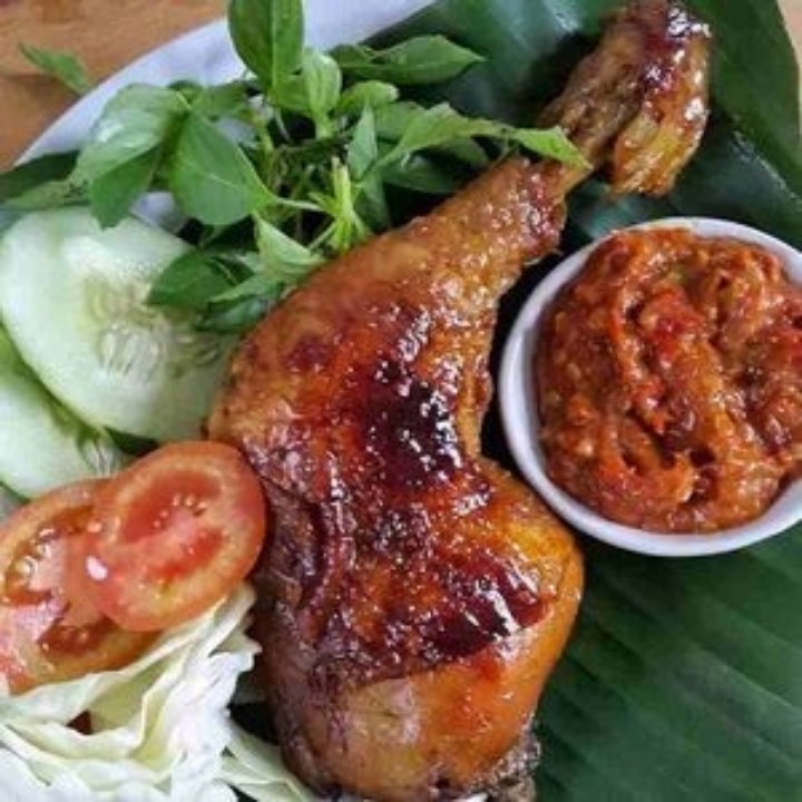 Ayam Bakar Lalapan