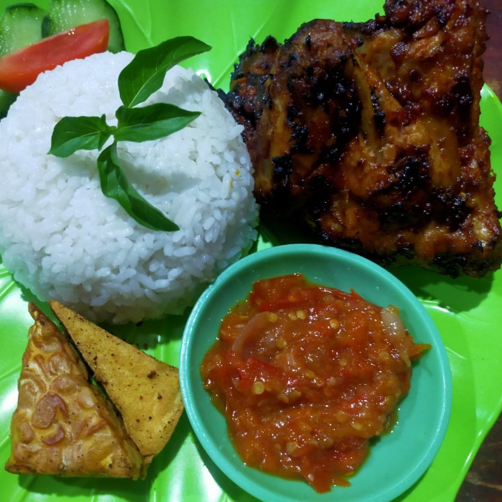 Ayam Bakar Pedasss Dan Nasi