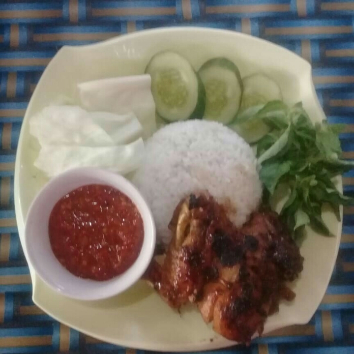 Ayam Bakar Plus Nasi