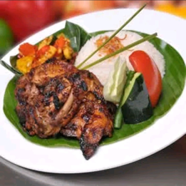 Ayam Bakar Sambal Plus Nasi Dan Lalapan