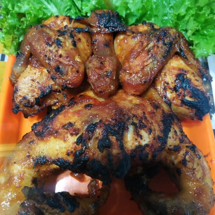 Ayam Bakar Taliwang Utuh