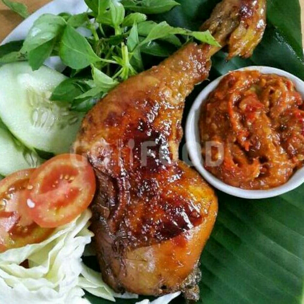 Ayam Bakar plus Nasi Tahu Tempe