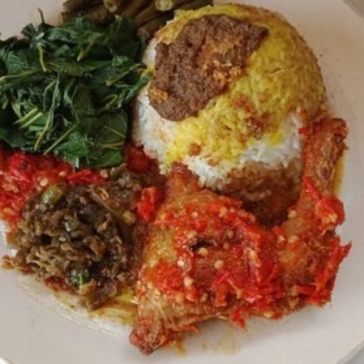 Ayam Balado Dengan Nasi