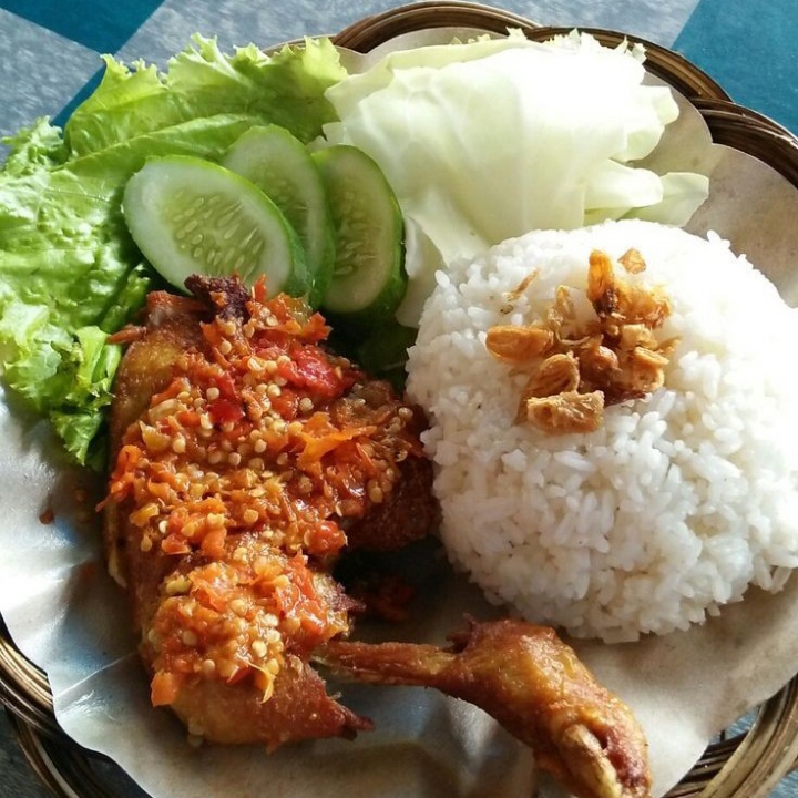 Ayam Batokok Plus Nasi