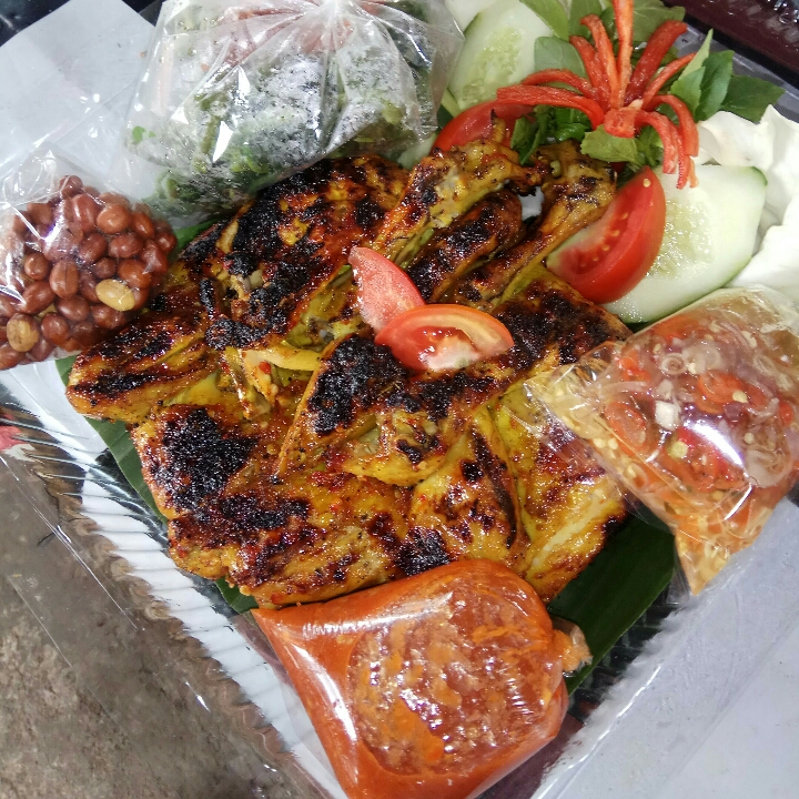 Ayam Bekakak Bakar Madu