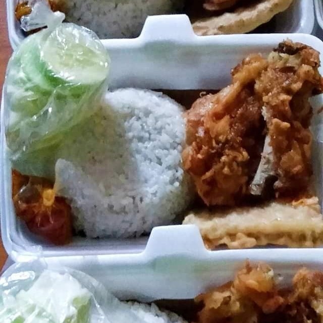 Ayam Gebrak