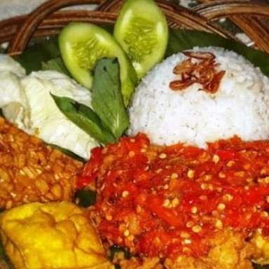 Ayam Geprek Cabe Merah