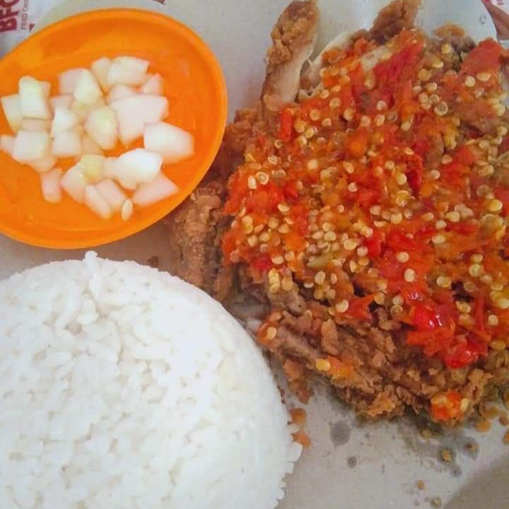 Paket Ayam Geprek Dada Atau Paha Atas Pakai Nasi 