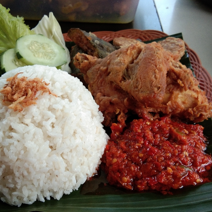 Ayam Geprek Dada 