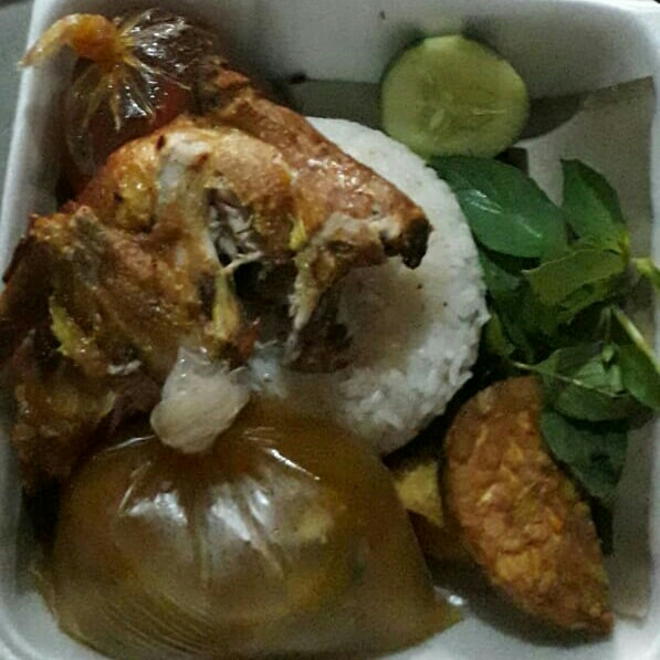 Ayam Geprek Dan Minuman Dingin 