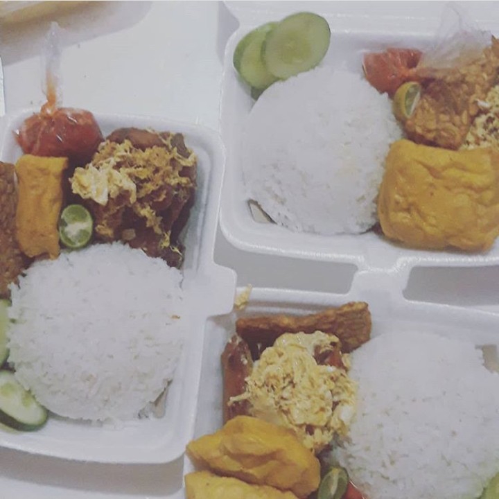 Ayam Geprek Dan Nasi