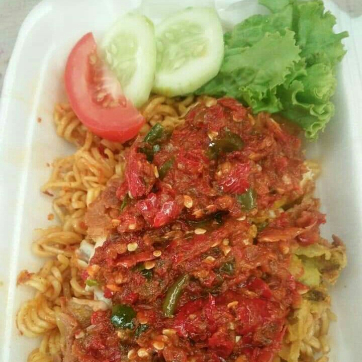 Ayam Geprek Indomie Goreng