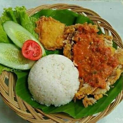 Ayam Geprek Jumbo