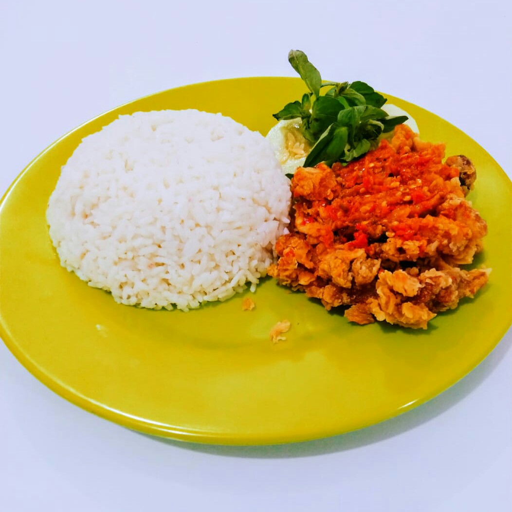 Ayam Geprek Lalapan