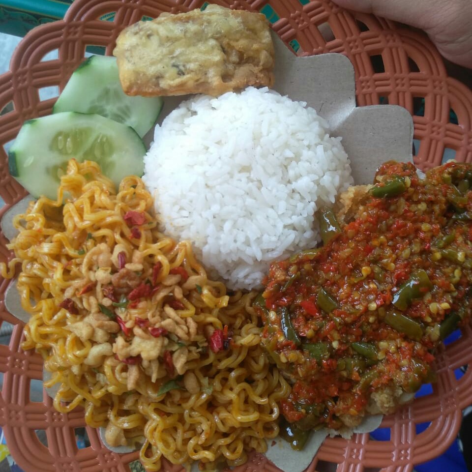 Ayam Geprek Mie Nasi