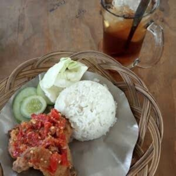 Ayam Geprek Nasi  Es Teh