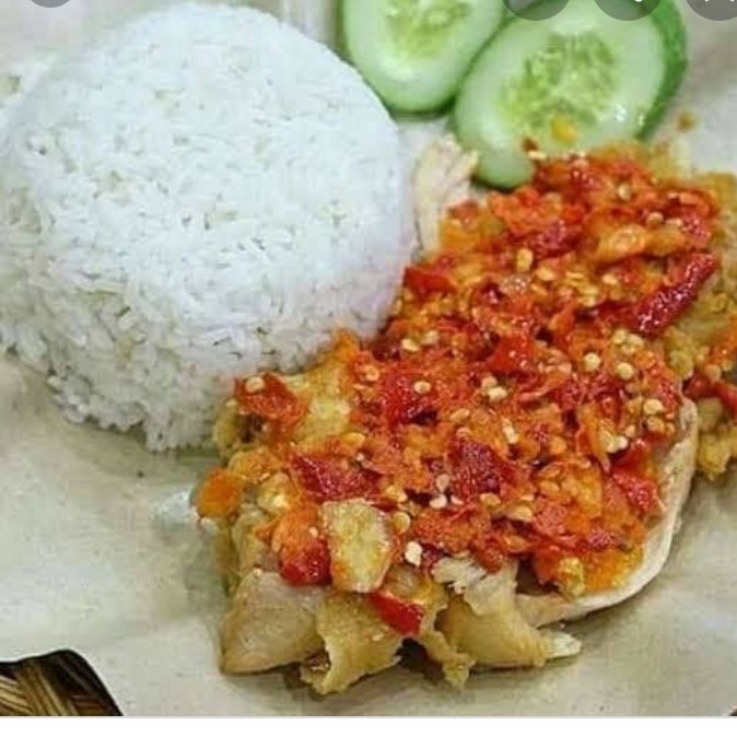 Ayam Geprek Pakai Nasi