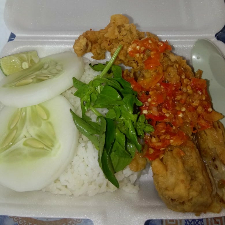 Ayam Geprek Paket Nasi