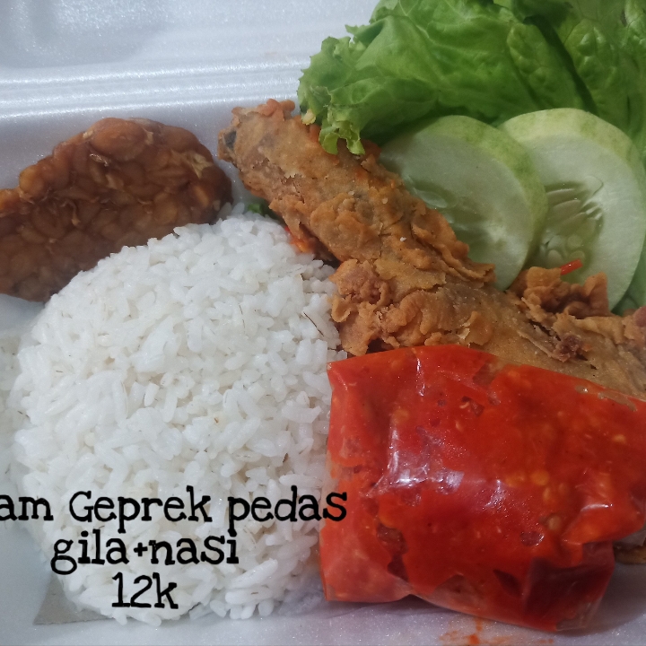 Ayam Geprek Pedas Gila Tambah Nasi 