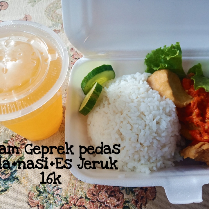 Ayam Geprek Pedas Gila Tambah Nasi Tambah Jeruk