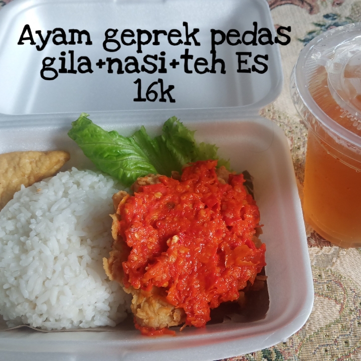 Ayam Geprek Pedas Gila Tambah Nasi Tambah Teh Es 