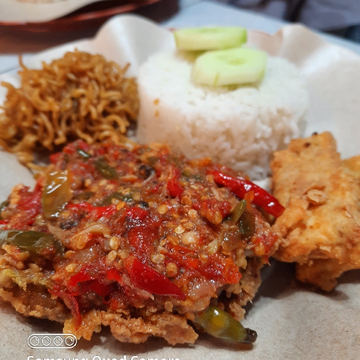 Ayam Geprek Plus Nasi