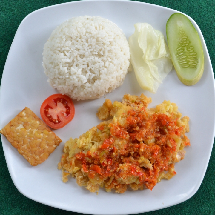 Ayam Geprek Plus Nasi