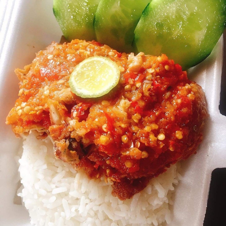 Ayam Geprek Plus Nasi