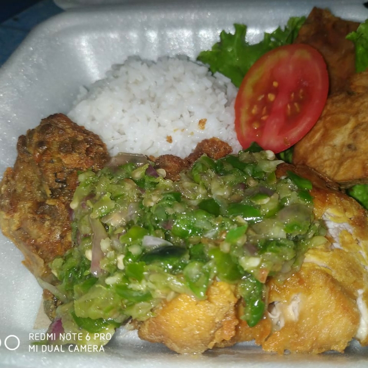 Ayam Geprek Plus Nasi