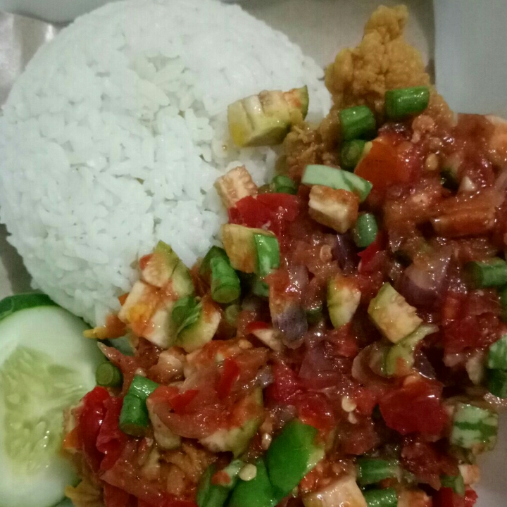 Ayam Geprek Sambal Beberok