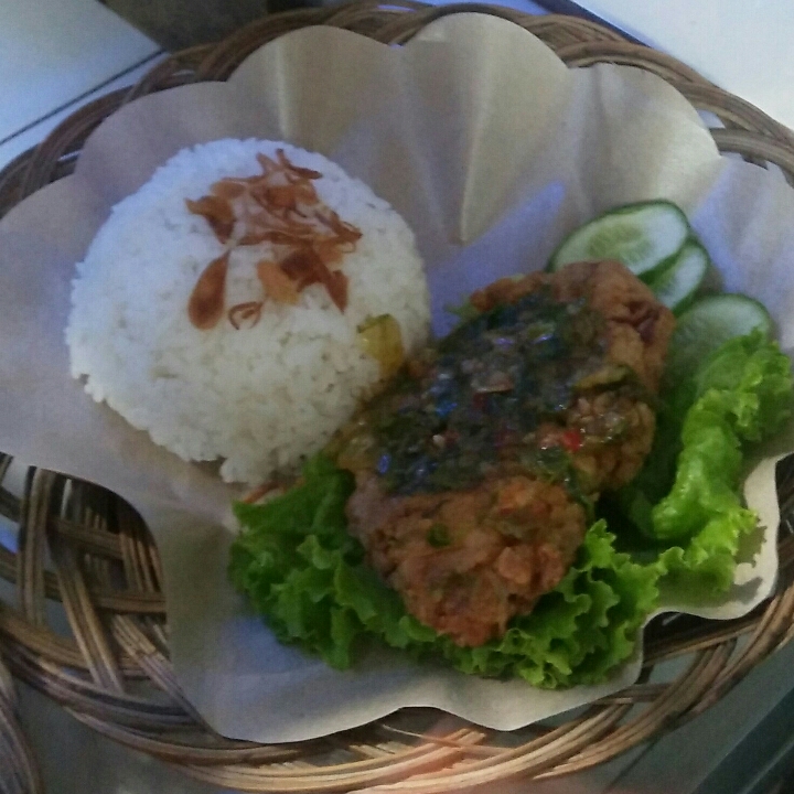 Ayam Geprek Sambal Ijo