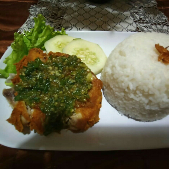 Ayam Geprek Sambal Ijo