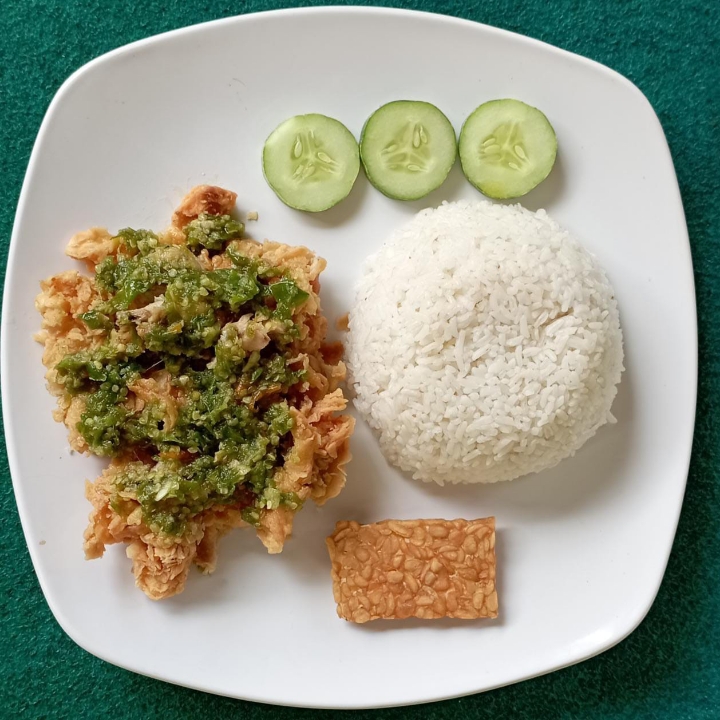 Ayam Geprek Sambal Ijo Plus Nasi